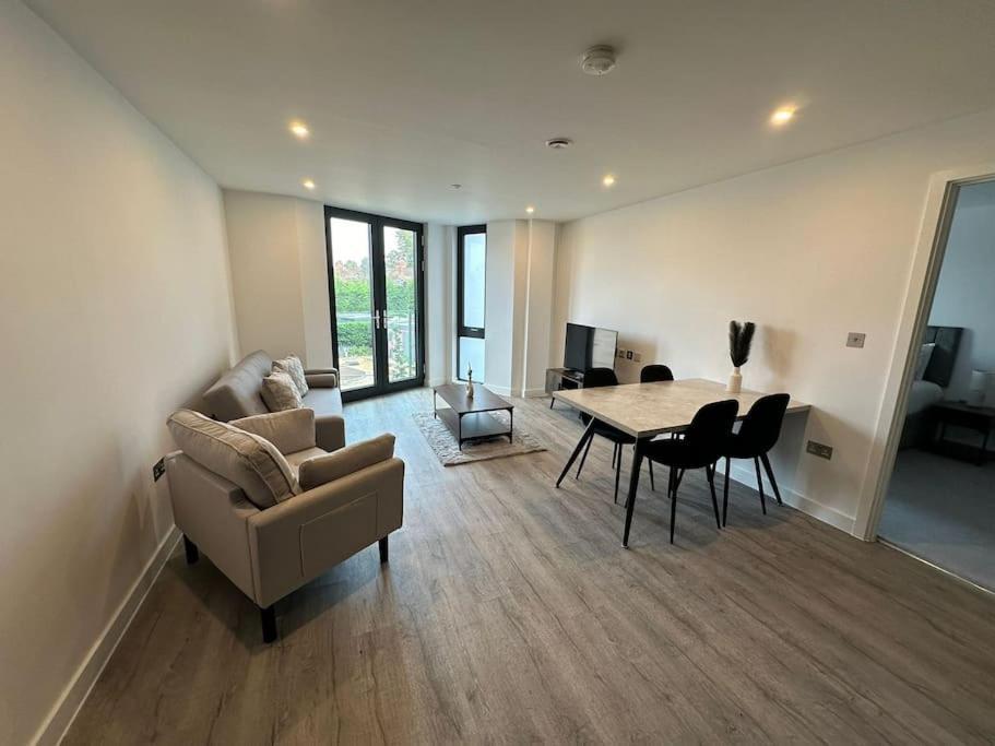 Stylish Central York Apartment Free Parking & Gym Exterior foto